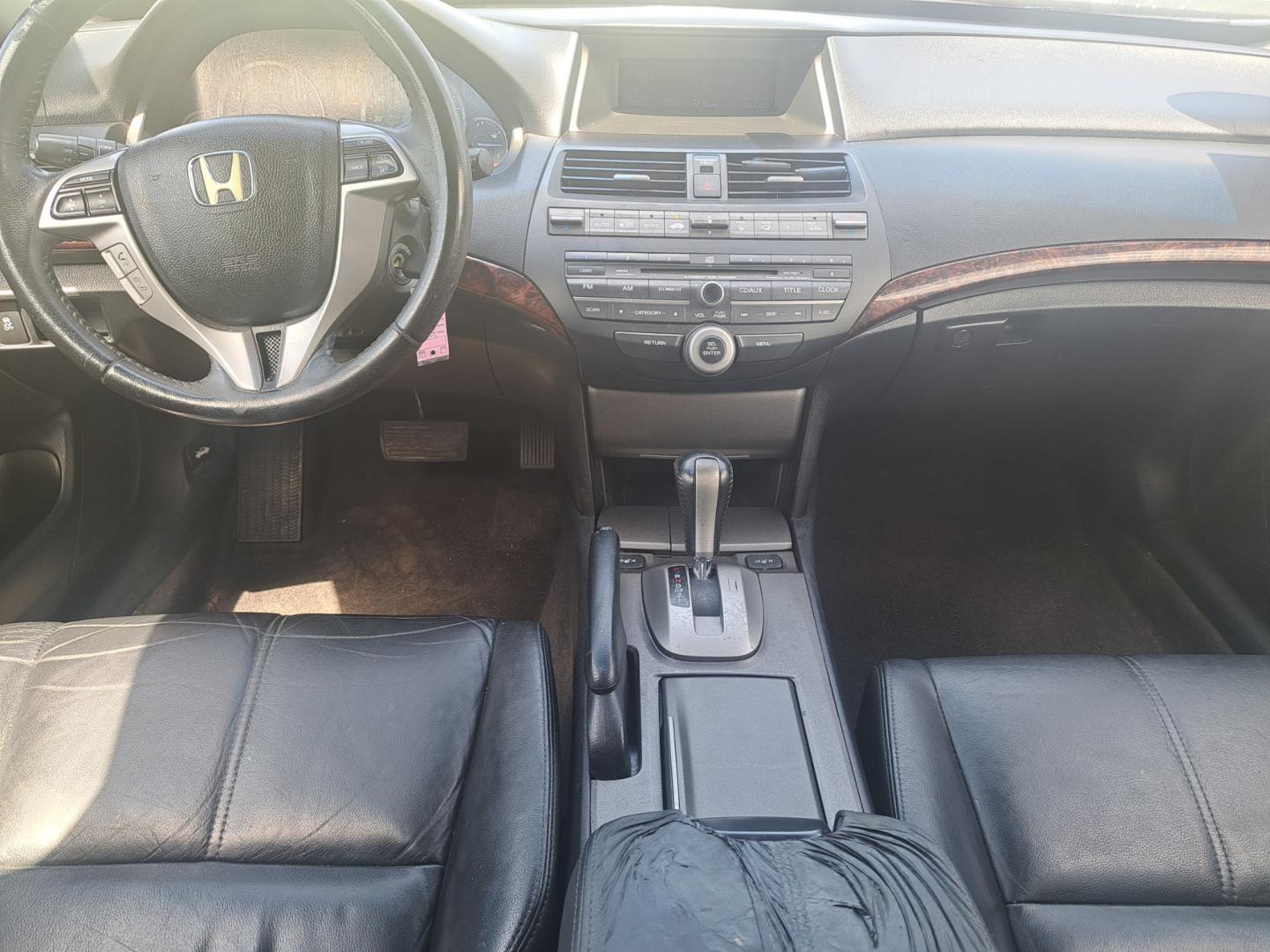 2011 White Honda Accord Crosstour EX-L 2WD 5-Spd AT (5J6TF1H59BL) with an 3.5L V6 SOHC 24V engine, 5-Speed Automatic transmission, located at 1181 Aurora Rd, Melbourne, FL, 32935, (321) 241-1100, 28.132914, -80.639175 - Photo#4